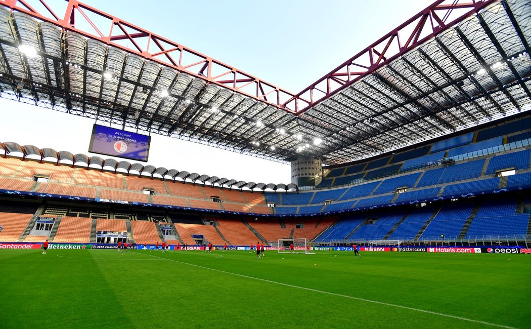 První velký zážitek pro Slavii v Lize mistrů byl trénink na slavném stadionu San Siro