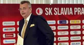 Slavia vs. UEFA. Jaké následky budou mít tweety Tvrdíka a Buzka?