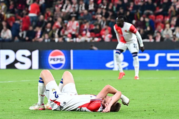 Slavia - Lens 2:3. Krutý výsledek. Sešívaní i přes dlouhé oslabení sahali po první výhře Slavia - Lens 2:3. Krutý výsledek. Sešívaní i přes dlouhé oslabení sahali po první výhře