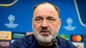 Kouč Slavie Jindřich Trpišovský na tiskové konferenci před utkáním s Bilbaem