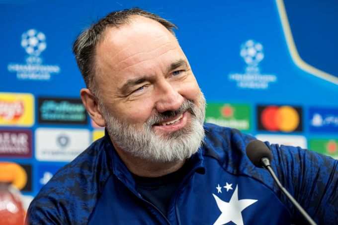 Buenas noches! Popletený Trpišovský rozesmál novináře, Bilbao mu připomíná éru Fergusona Buenas noches! Popletený Trpišovský rozesmál novináře, Bilbao mu připomíná éru Fergusona