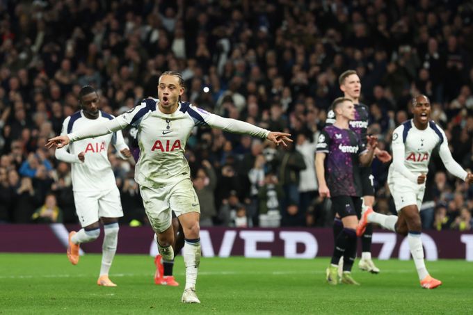 Britský tisk kritizuje Slavii: Průměrný výkon. Pro české týmy radši Evropskou ligu Britský tisk kritizuje Slavii: Průměrný výkon. Pro české týmy radši Evropskou ligu