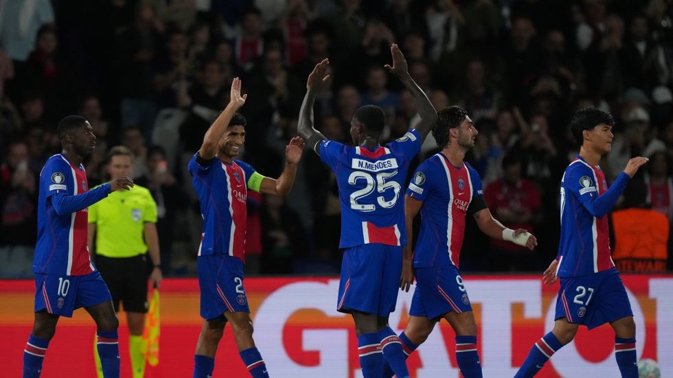 Obhájci titulu z Paříže nedali fotbalistům Slovanu Bratislava šanci