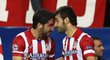 Raul Garcia s Adrianem Lopezem se radují z branky do sítě Barcelony