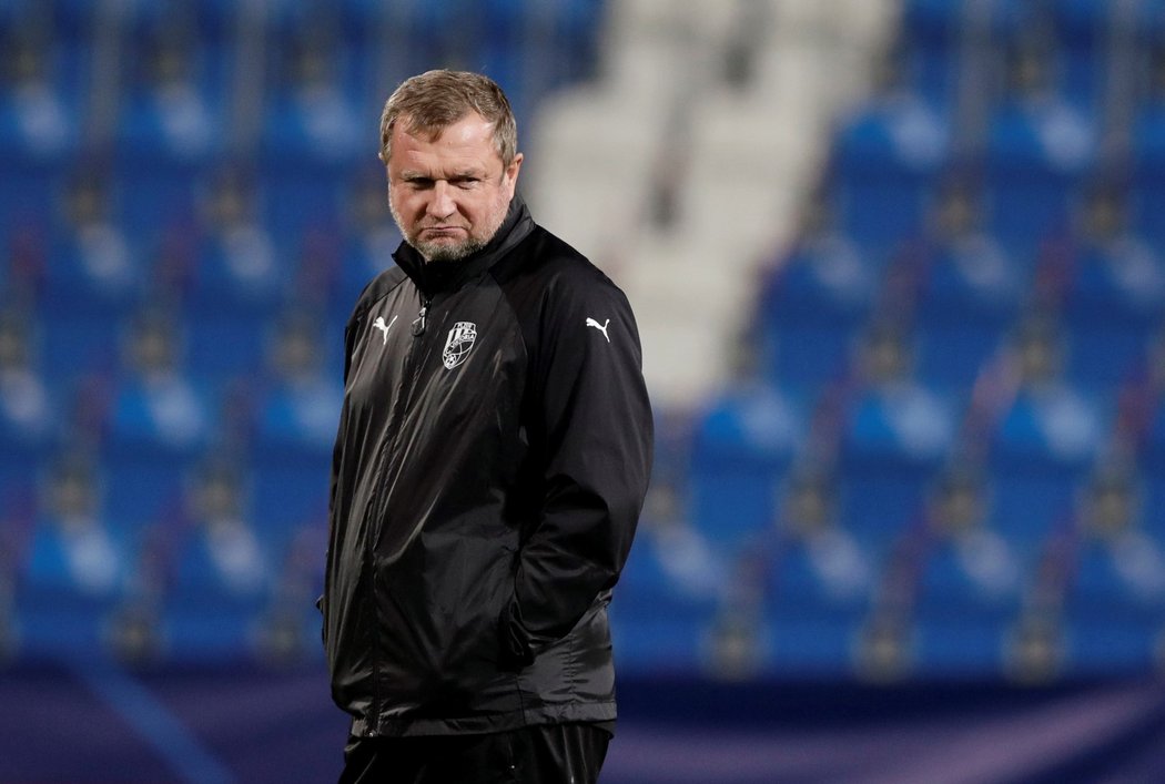 Pavel Vrba během tréninku Viktorie Plzeň před středečním utkáním s Realem Madrid