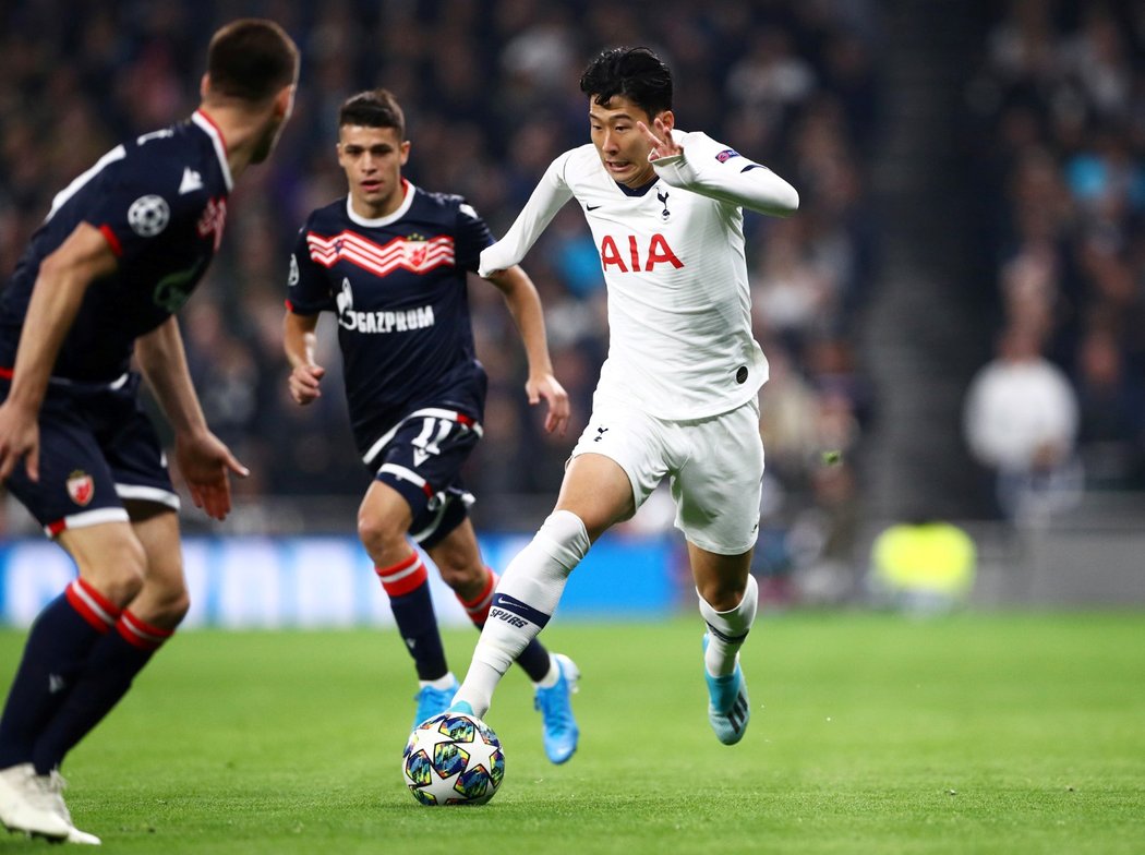 Průnik Son Heung-mina v zápase Tottenhamu s CZ Bělehrad v Lize mistrů