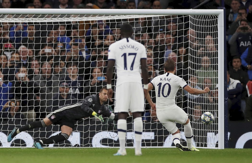 Harry Kane a jeho proměněný pokutový kop proti Bayernu v Lize mistrů.