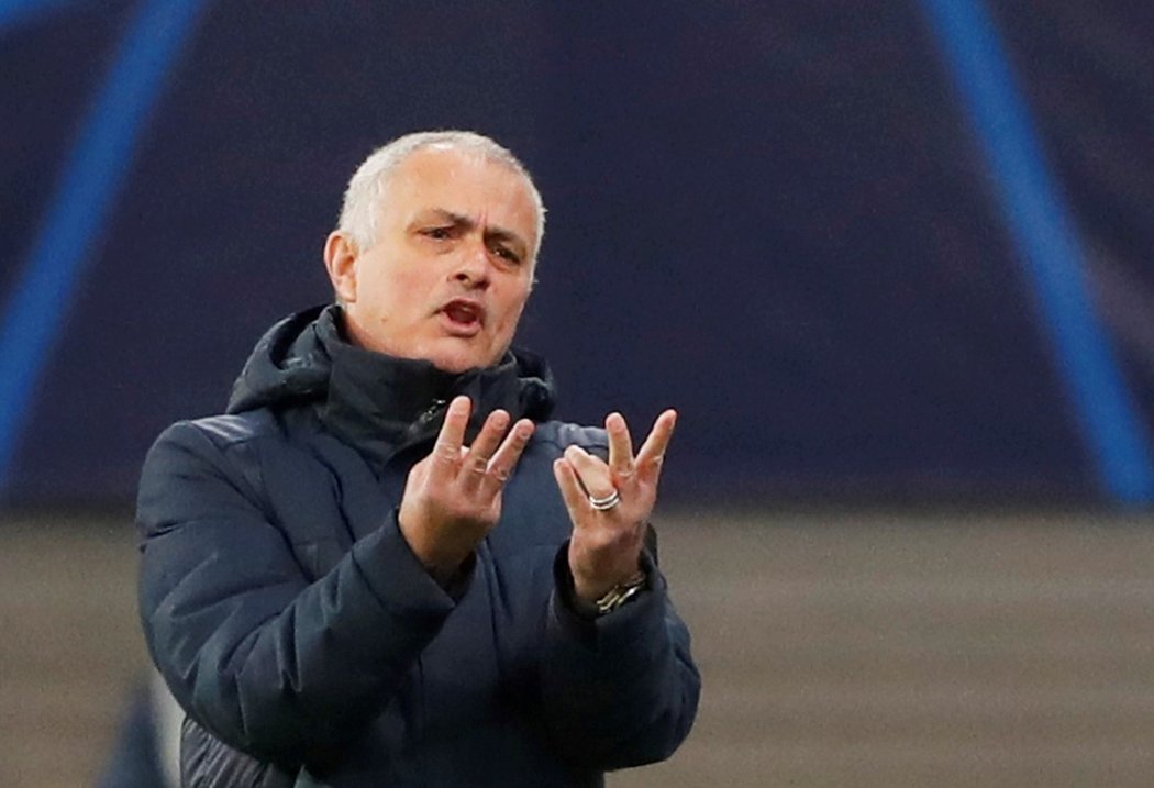 Trenér Tottenhamu José Mourinho během odvety osmifinále Ligy mistrů na hřišti Lipska