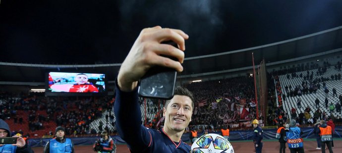 Pozápasové selfie s fanoušky Bayernu, kteří dorazili svůj tým podpořit do Bělehrad