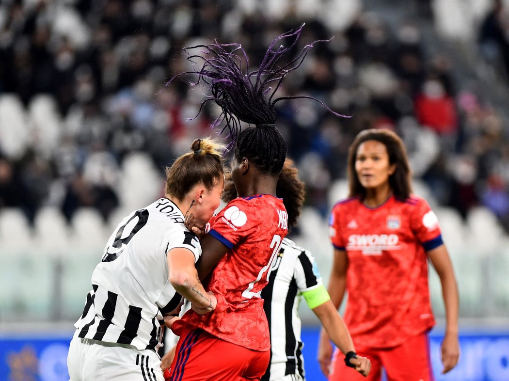 Andrea Stašková v akci za Juventus