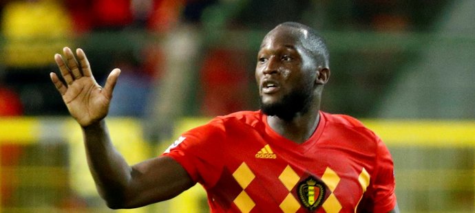 Oba góly Belgie proti Švýcarsku obstaral útočník Romelu Lukaku