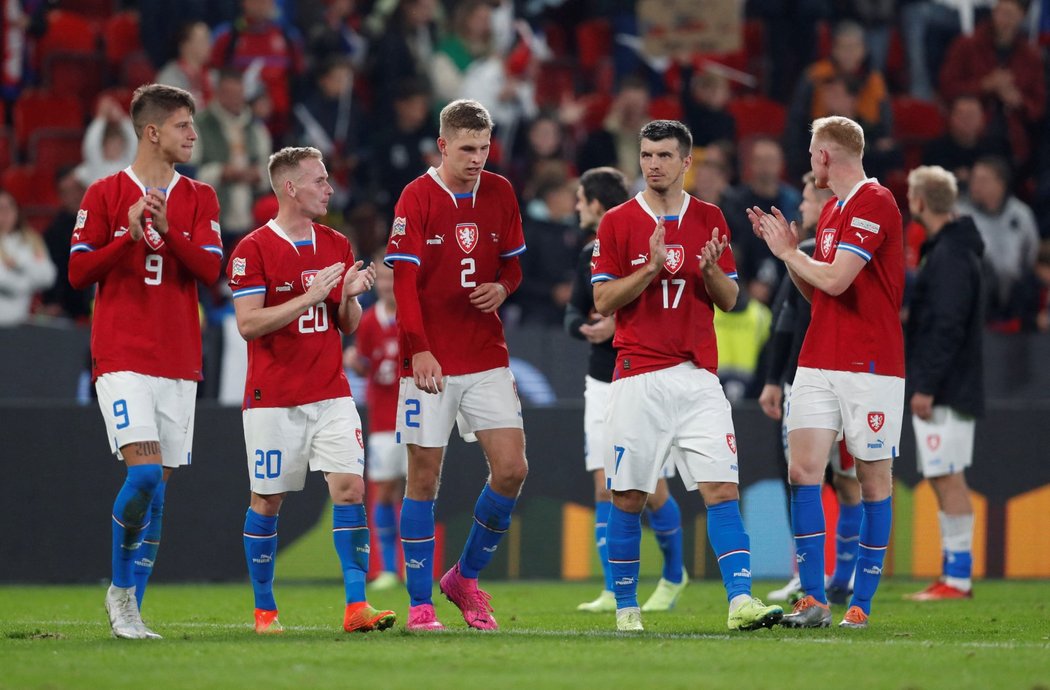 Čeští fotbalisté po zápase s Portugalskem