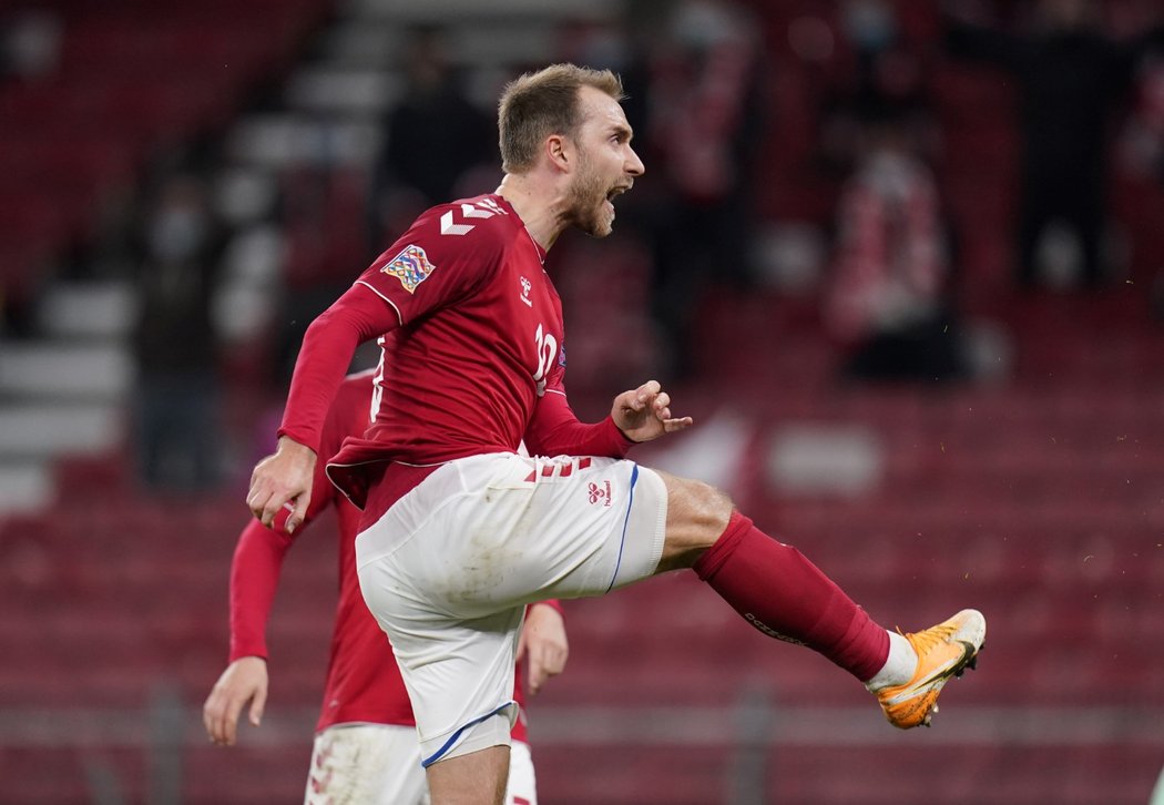 Fotbalisté Dánska porazili v Lize národů Island 2:1