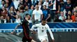 Kylian Mbappé se snaží prosadit proti Chorvatsku