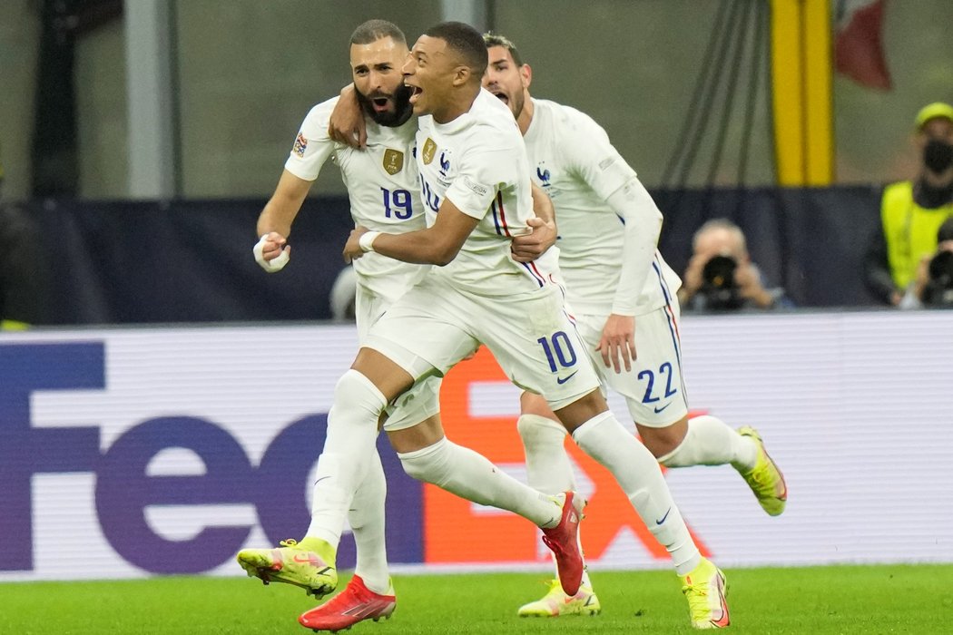 Radost Karima Benzemy po trefě ve finále Ligy národů proti Španělsku