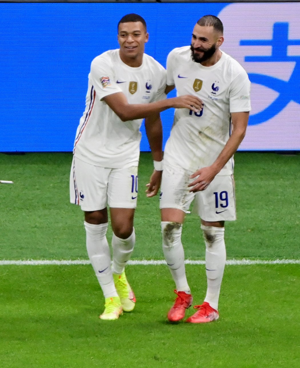 Kylian Mbappé a Karim Benzema se střelecky prosadili ve finále Ligy národů proti Španělsku