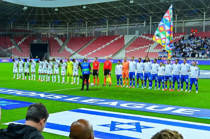Zápas plný emocí: Irové nepodali ruce Izraelcům kvůli napětí v Gaze. Nenávidí nás, říká kapitán Zápas plný emocí: Irové nepodali ruce Izraelcům kvůli napětí v Gaze. Nenávidí nás, říká kapitán