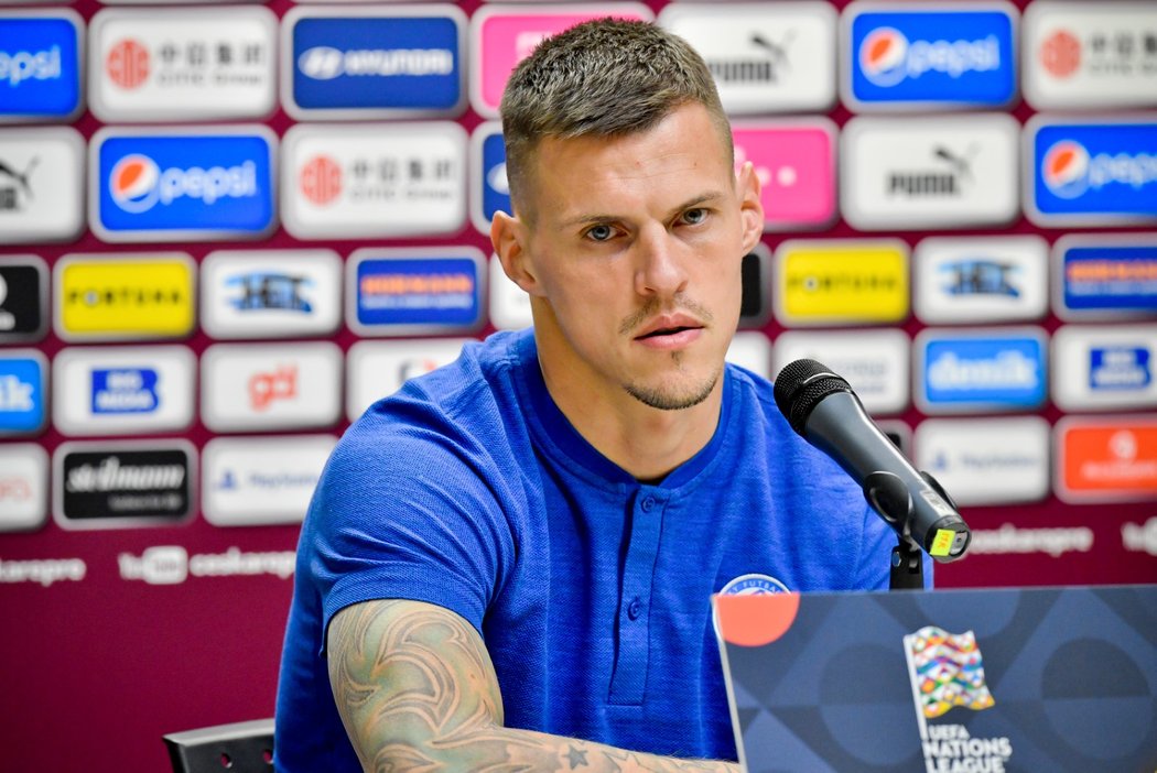 Kapitán slovenské reprezentace Martin Škrtel na tiskové konferenci před utkáním s Českou republikou