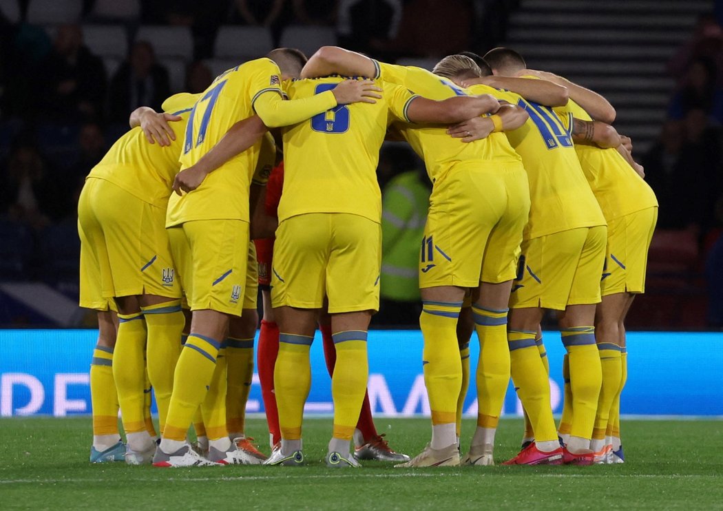 Ukrajinští fotbalisté před zápasem se Skotskem