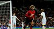 Marouane Fellaini sice gólem v nastavení poslal zápas do prodloužení, v penaltách ale Manchester United stejně vypadli