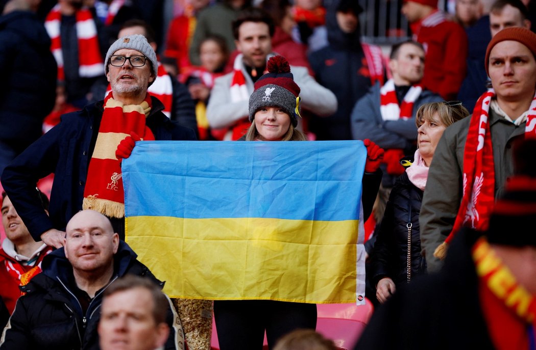 Fanoušci Chelsea i Liverpool ukázali podporu Ukrajině
