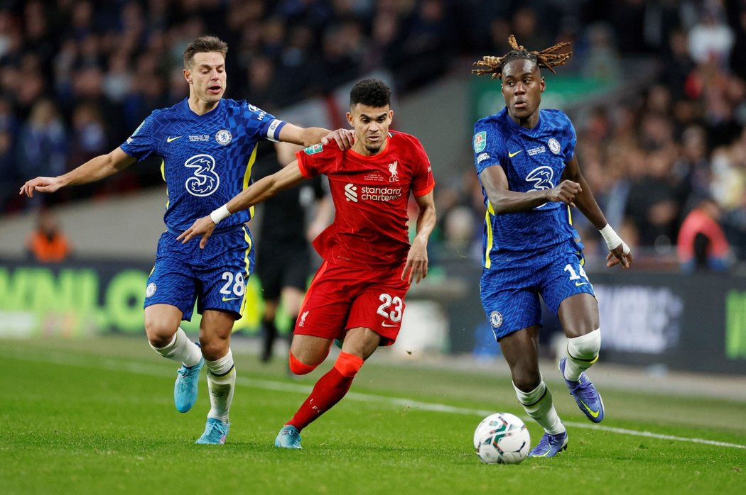 Fotbalisté Chelsea se utkali ve finále ligového poháru s Liverpoolem
