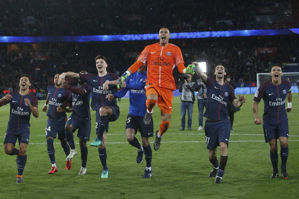 PSG slaví po roční pauze francouzský titul