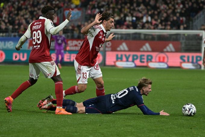 Brest - Lyon 0:0. Šulc odehrál celý zápas, Karabec zůstal jen na lavičce Brest - Lyon 0:0. Šulc odehrál celý zápas, Karabec zůstal jen na lavičce
