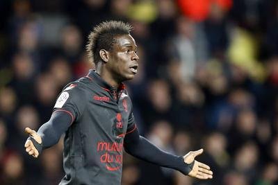 Mario Balotelli začal v Nice slibně, teď to ale schytává od vlastního trenéra i spoluhráče