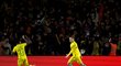 Fotbalisté Nantes slaví gól do sítě PSG