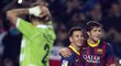 Lionel Messi a Sergio Roberto se radují ze třetího gólu v síti Getafe