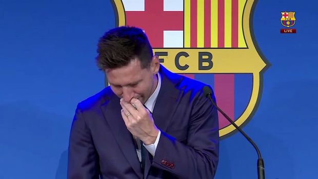 Lionel Messi se v létě 2021 rozloučil s Barcelonou se slzami v očích Lionel Messi se v létě 2021 rozloučil s Barcelonou se slzami v očích