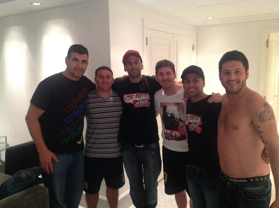 Lionel Messi s tatéry a dalšími známými