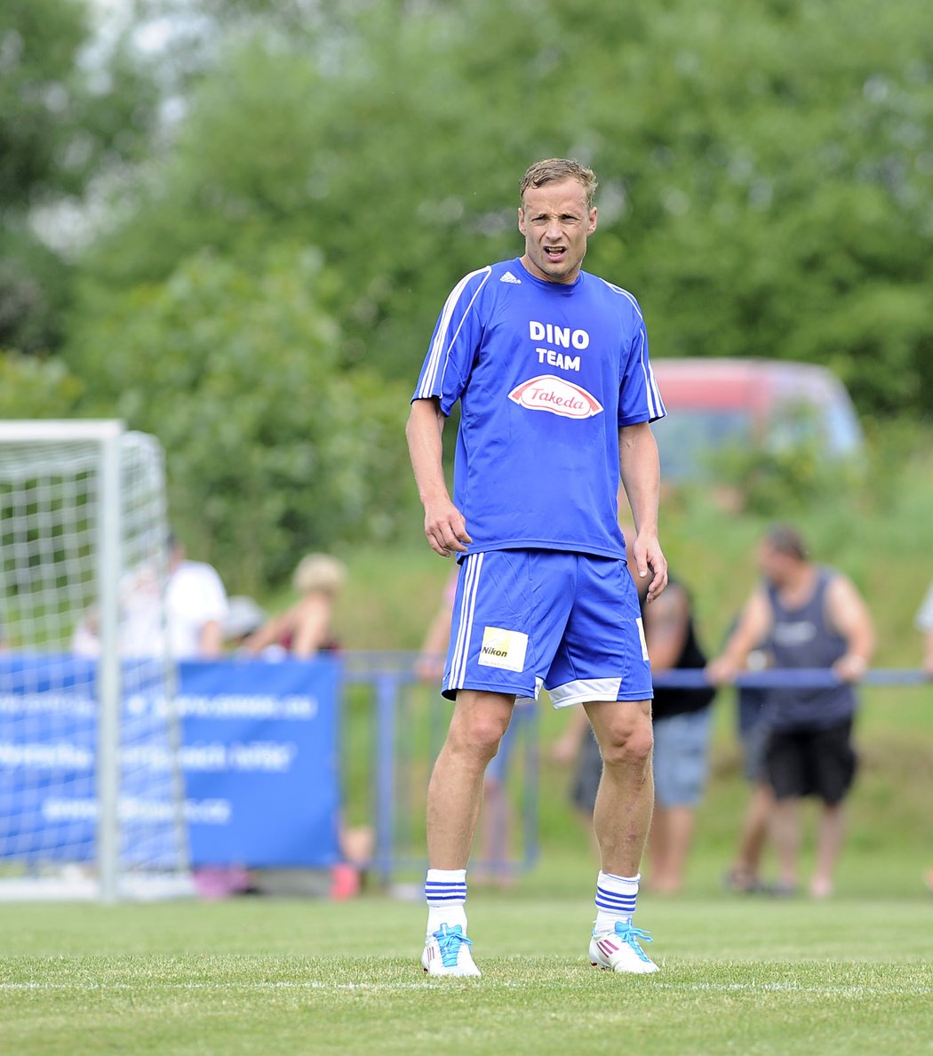 Fotbalista Jiří Jarošík se před pár dny dozvěděl, že už s ním Sparta nepočítá. Na fotbalových narozeninách v Lipencích ale nemohl chybět, na akci měl spoustu kamarádů a známých