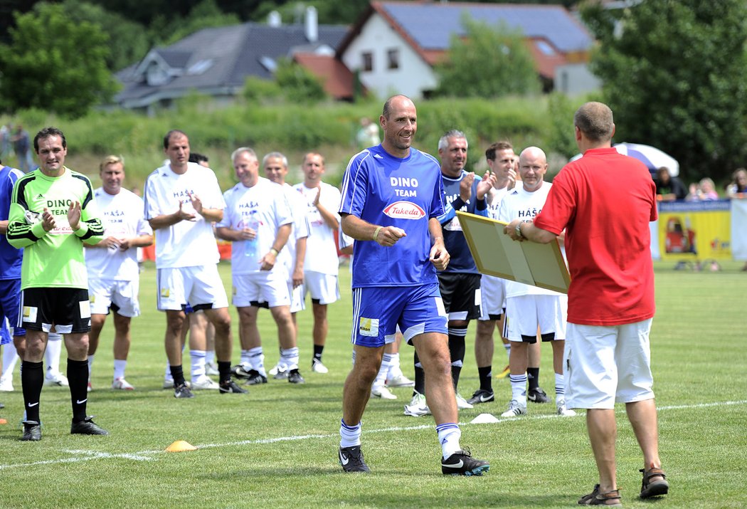 Na fotbalových narozeninách v Lipencích vedl jeden z týmů i bývalý reprezentační kanonýr Jan Koller