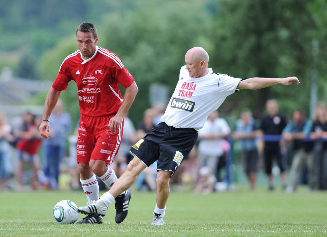 Roman Šebrle se snaží projít přes Haška