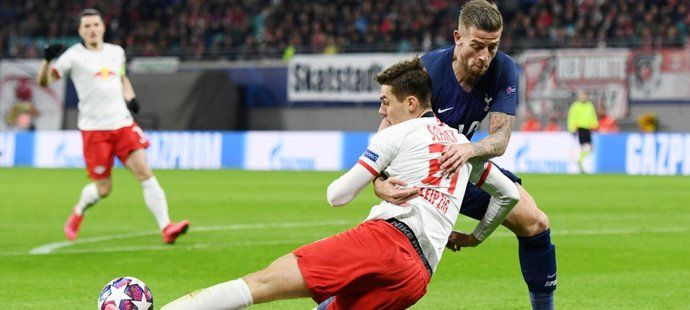 Český útočník Patrik Schick v utkání Ligy mistrů mezi Lipskem a Tottenhamem