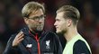 Trenér Liverpoolu Jürgen Klopp a brankář Karius