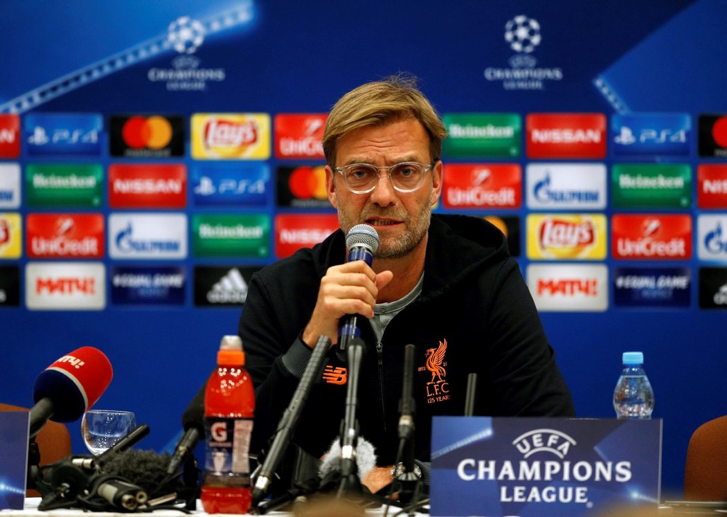 Trenér Liverpoolu Jürgen Klopp na tiskové konferenci před zápasem proti Spartaku