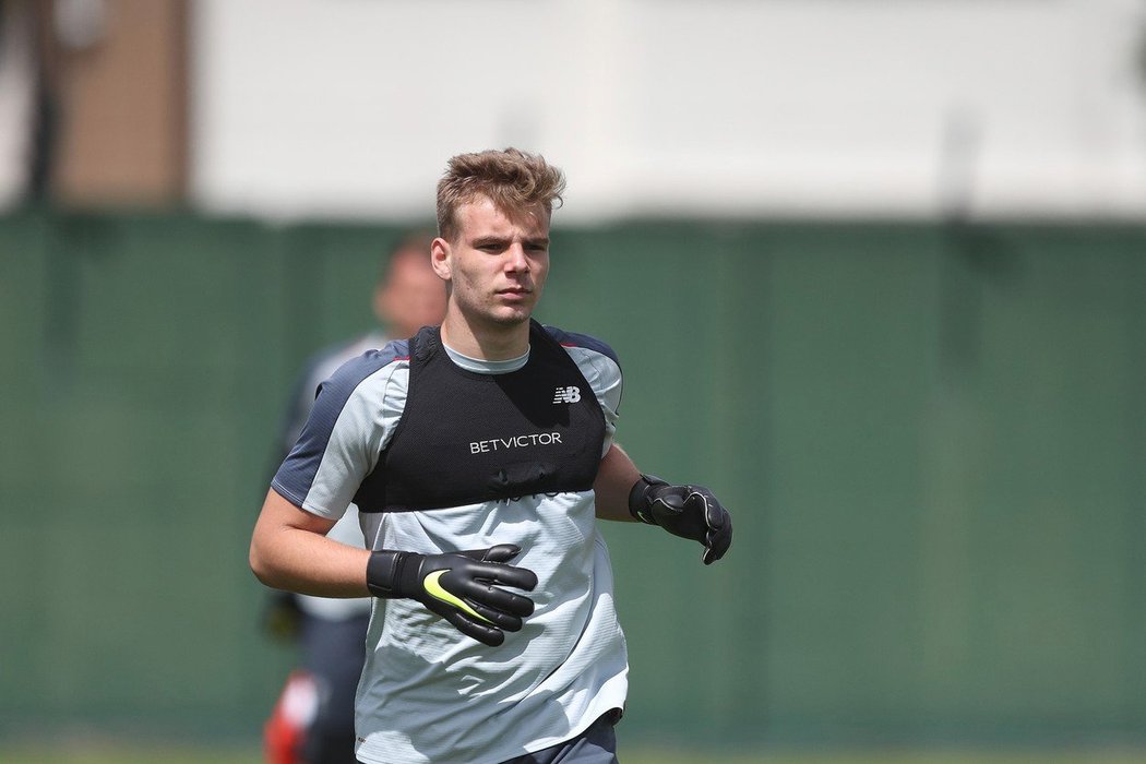 Vítězslav Jaroš, 17letý gólman Liverpoolu