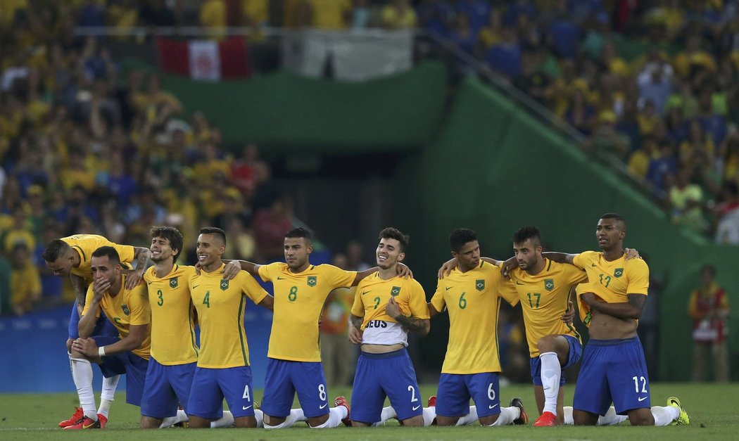 Brazilští fotbalisté během penaltového rozstřelu