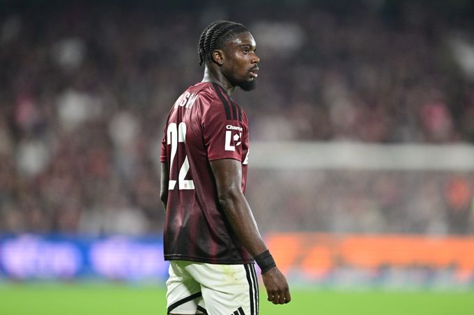Hrál s Neymarem v PSG, teď vyhlíží poháry za Spartu. Mám hodně vášně, říká Mbe Soh Hrál s Neymarem v PSG, teď vyhlíží poháry za Spartu. Mám hodně vášně, říká Mbe Soh