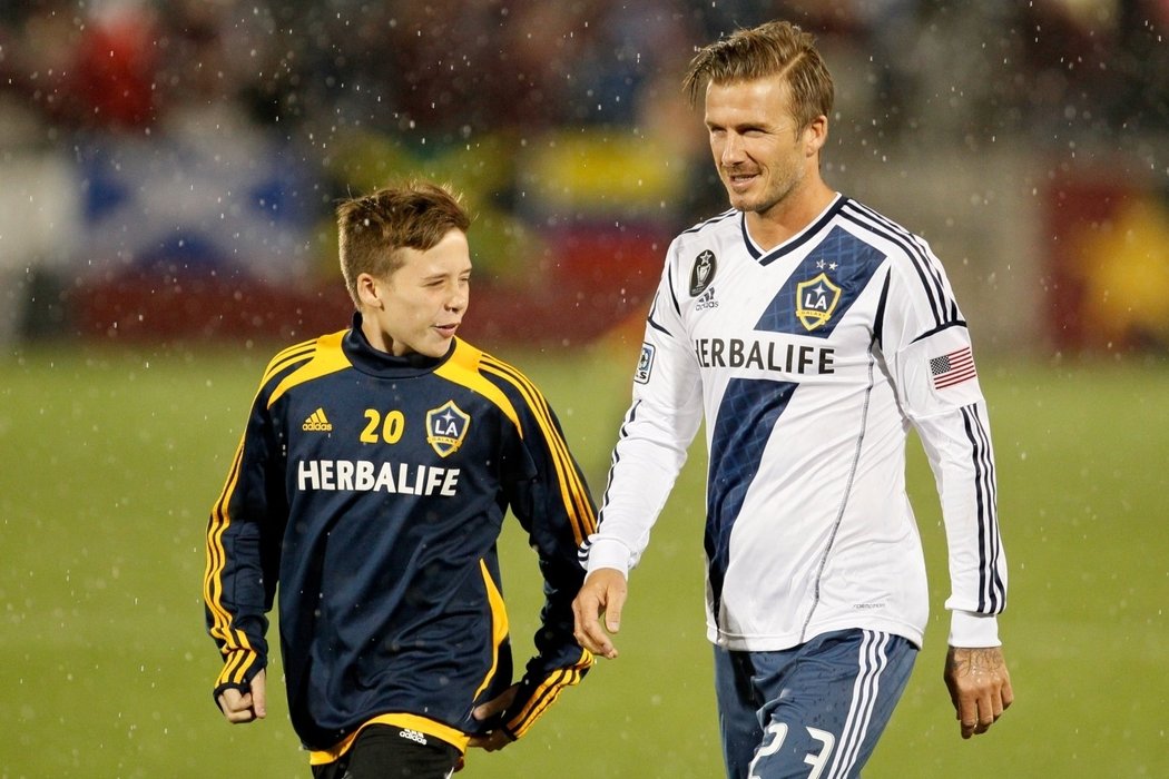 David Beckham se svým synem Brooklynem ještě v době, kdy hrál za Los Angeles Galaxy