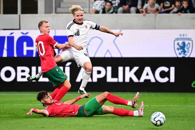 ONLINE: Česko - Bulharsko 0:0. Lvíčata v klíčovém zápase spalují šance, výhra zajistí baráž ONLINE: Česko - Bulharsko 0:0. Lvíčata v klíčovém zápase spalují šance, výhra zajistí baráž