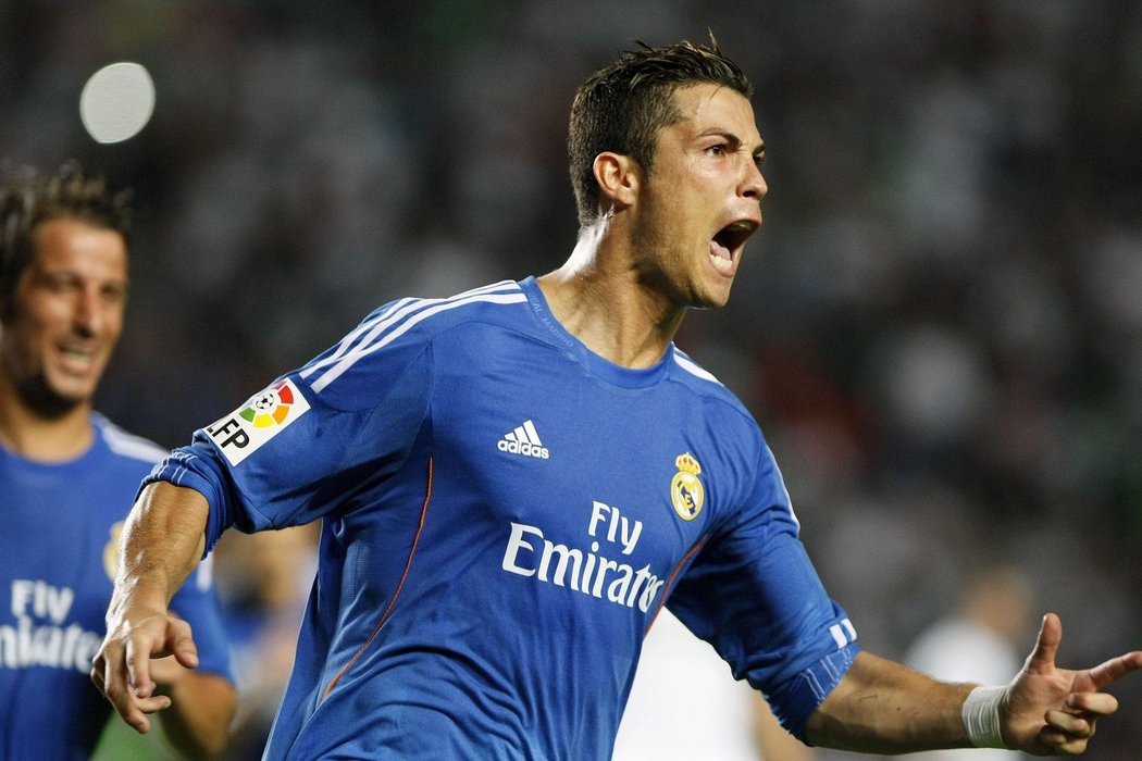 Cristiano Ronaldo v utkání s nováčkem španělské soutěže Elche, kterému vstřelil dva góly