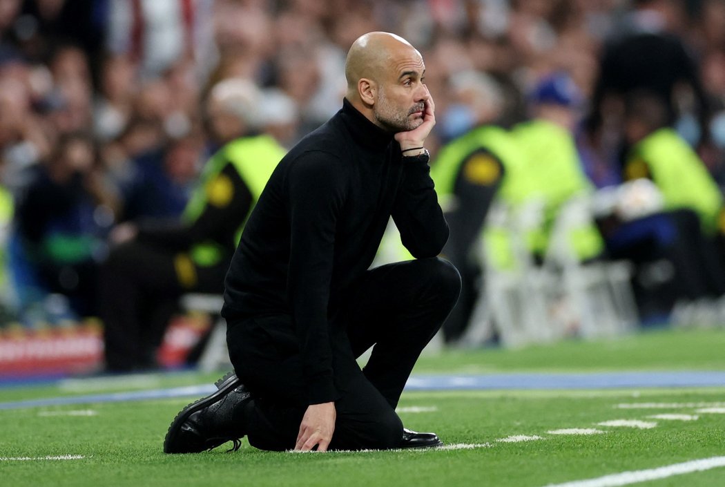 Zklamaný trenér Manchesteru City Pep Guardiola po vyřazení od Realu v semifinále Ligy mistrů