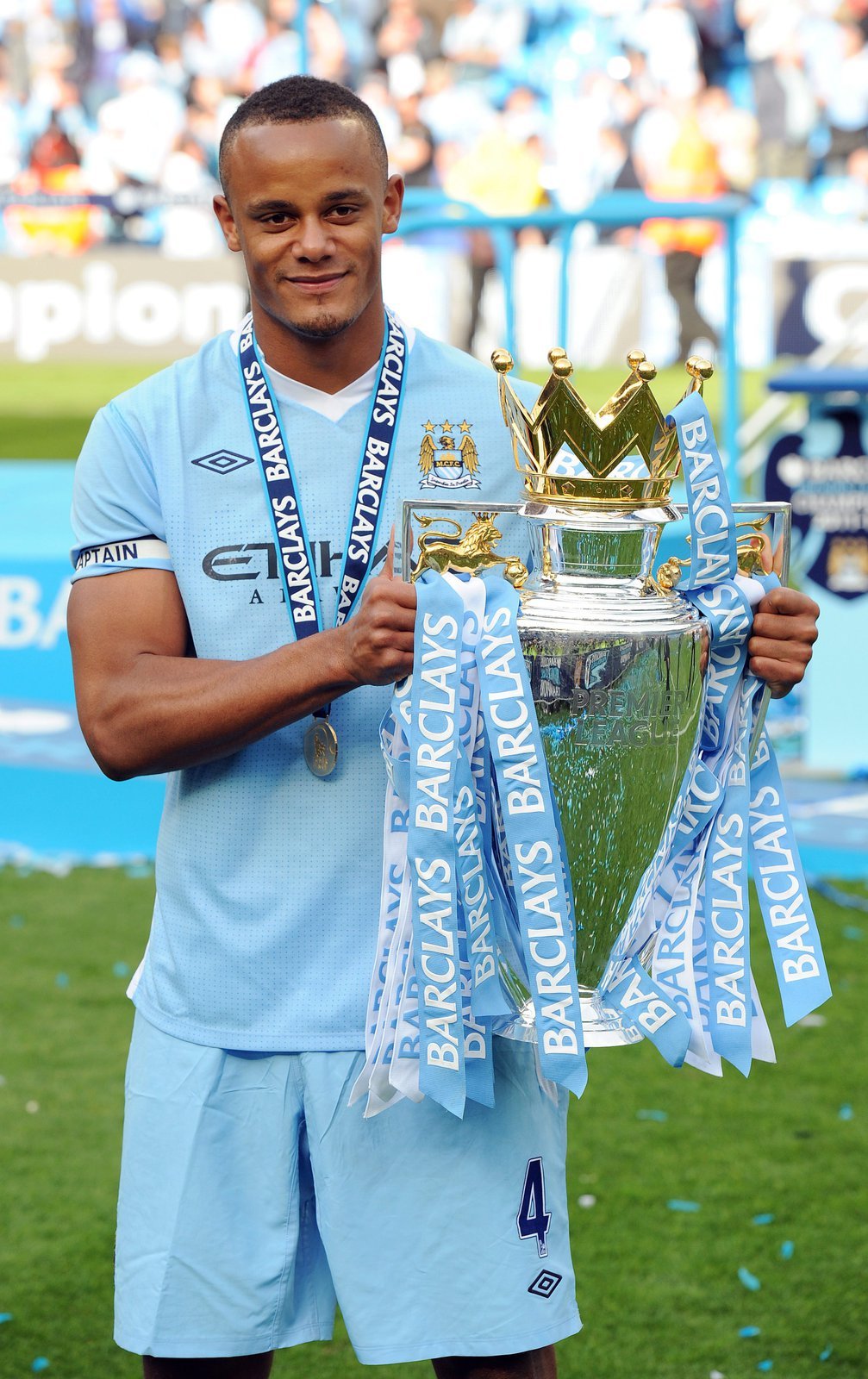 Kapitán Manchesteru City a nejlepší hráč Premier League za sezonu 2011/2012 Vincent Kompany