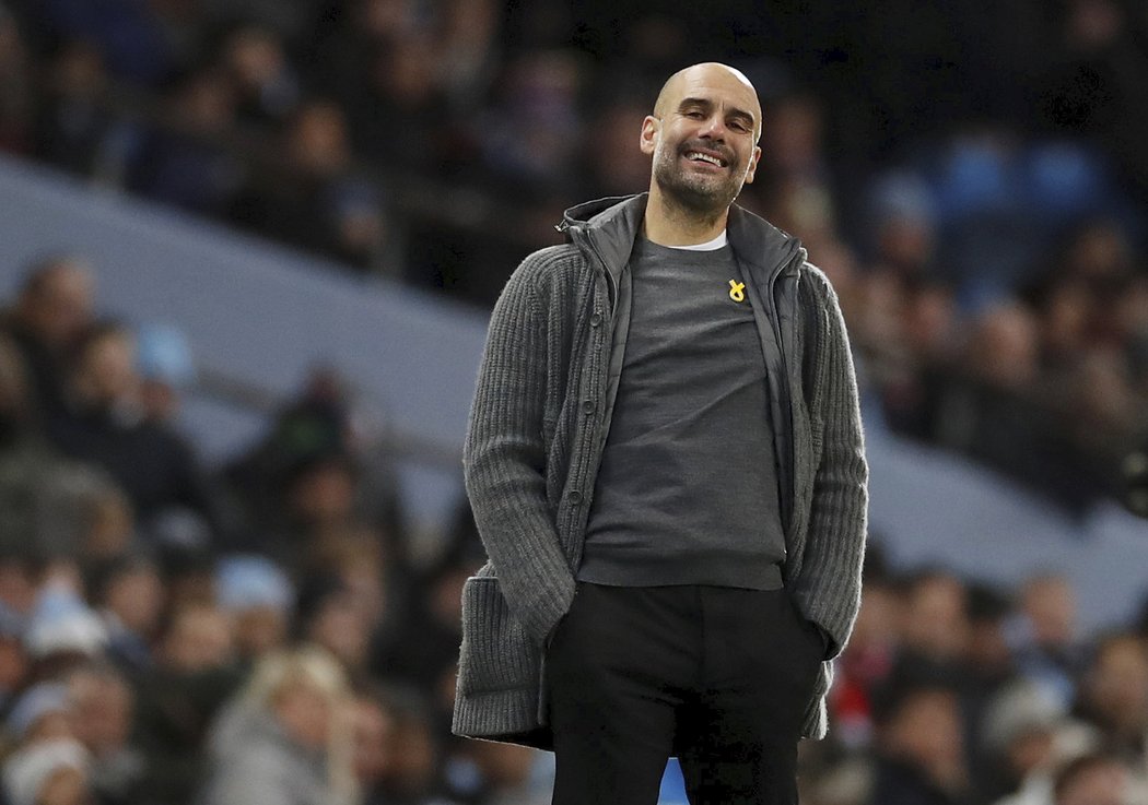 Trenér Manchesteru City Pep Guardiola během utkání s Arsenalem