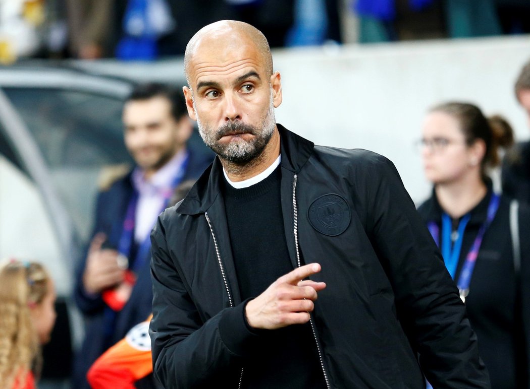 Pep Guardiola během zápasu Ligy mistrů, ve kterém jeho Manchester City zavítal do Hoffenheimu