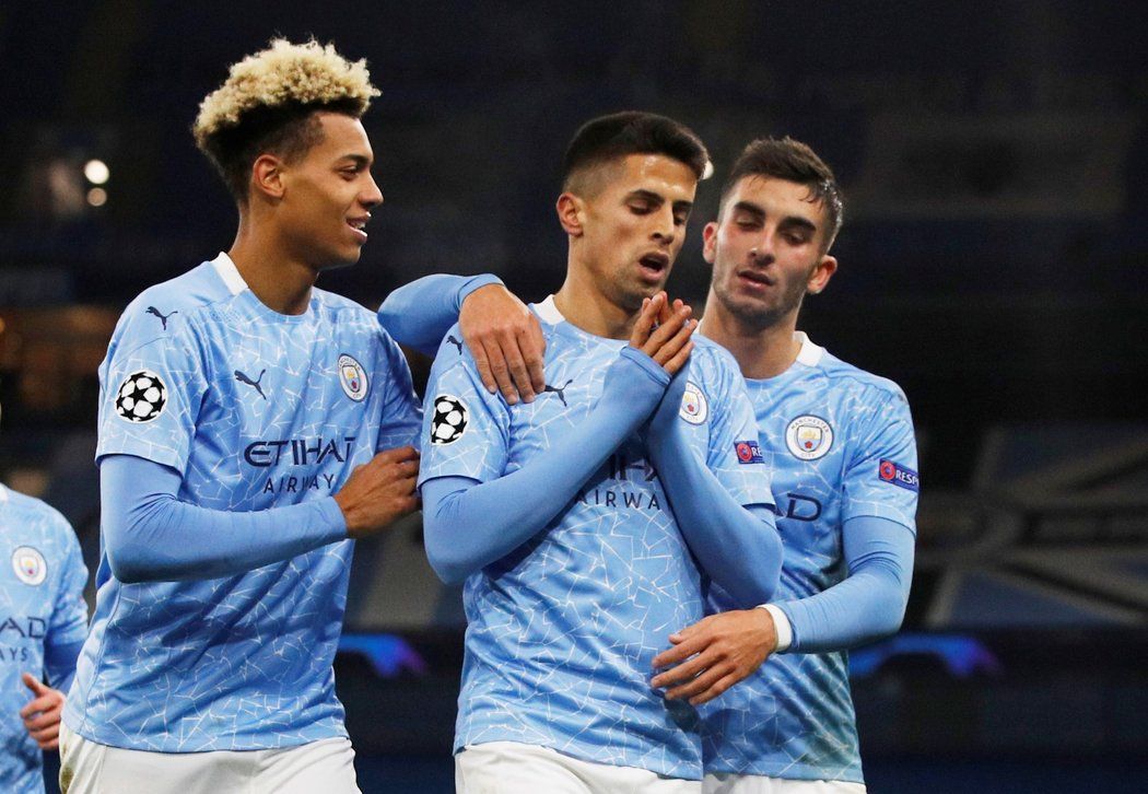 Fotbalisté Manchesteru City mohou na hřišti Olympiakosu vybojovat postup do osmifinále Ligy mistrů